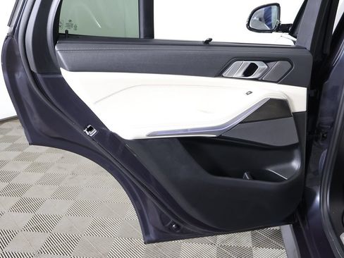 Used 2022 BMW X5 M50i AWD/4WD image 31