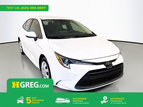 Used 2025 Toyota Corolla LE FWD image 1