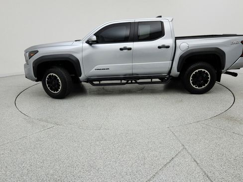 Used 2024 Toyota Tacoma TRD Off-Road w/ TRD Off Road Upgrade Package image 8
