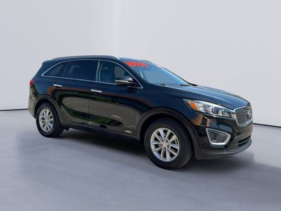 Used 2017 Kia Sorento LX w/ LX Convenience Package