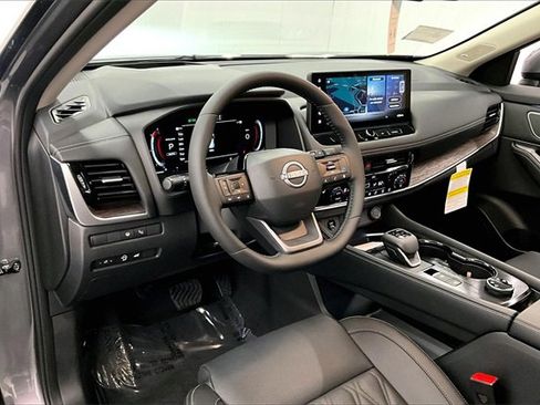 New 2026 Nissan Rogue Platinum w/ Platinum Premium Package image 6