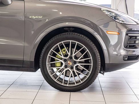 Used 2021 Porsche Cayenne E-Hybrid image 12