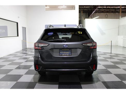 Used 2022 Subaru Outback Premium image 5