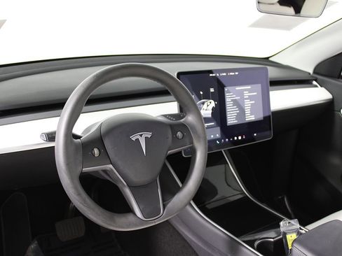Used 2020 Tesla Model Y Long Range image 7