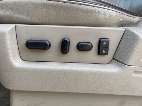 Used 2010 Ford F150 Platinum image 25