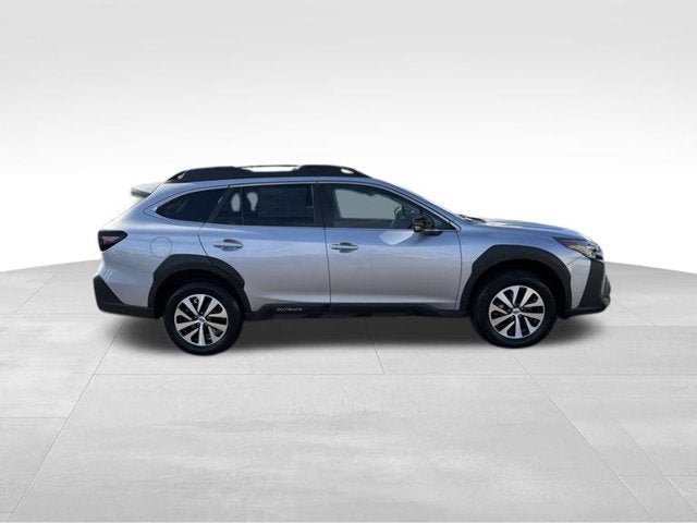 Used 2024 Subaru Outback Premium AWD/4WD image 4