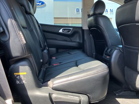 Used 2020 Nissan Pathfinder SL AWD/4WD image 34