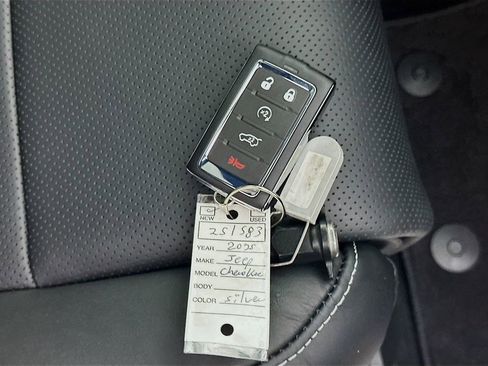 New 2025 Jeep Grand Cherokee L Overland w/ Luxury Tech Group IV image 20