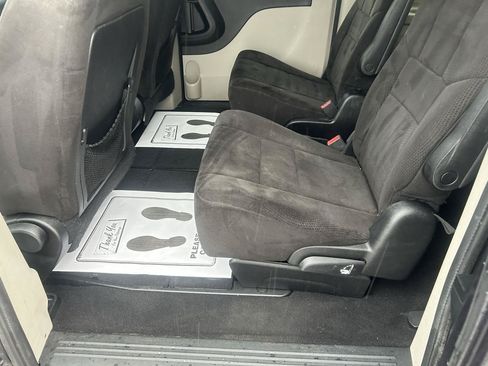 Used 2013 Dodge Grand Caravan SE FWD image 9