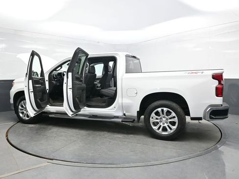 Used 2023 Chevrolet Silverado 1500 LTZ AWD/4WD image 46