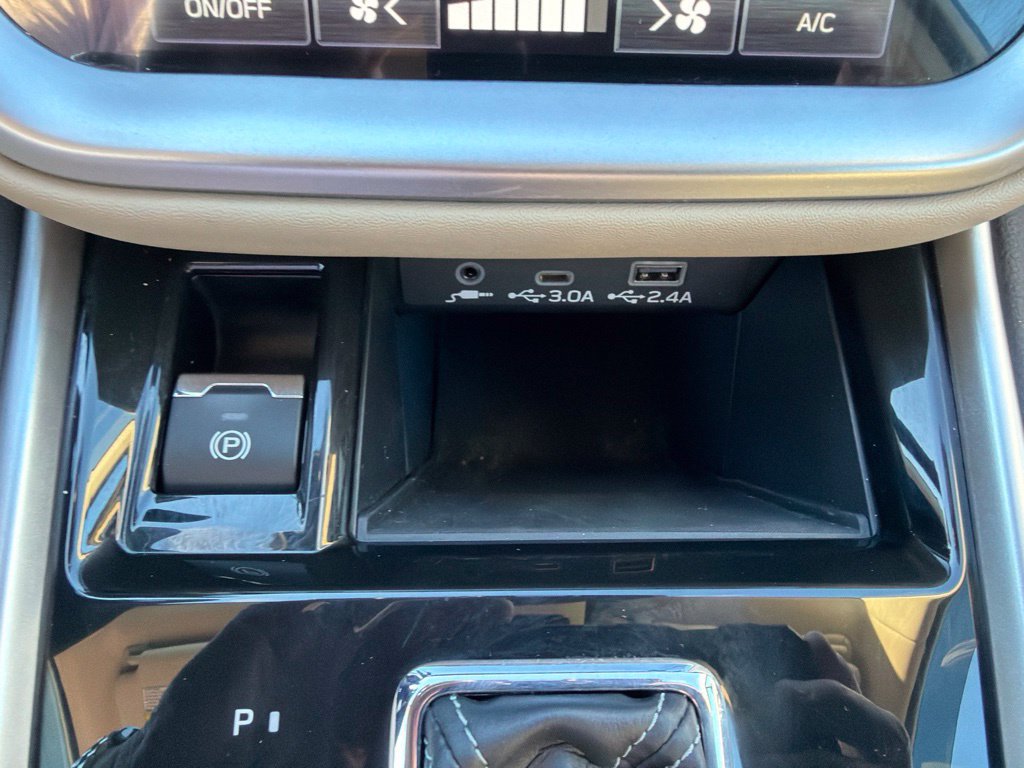 Certified 2025 Subaru Outback Limited AWD/4WD image 38