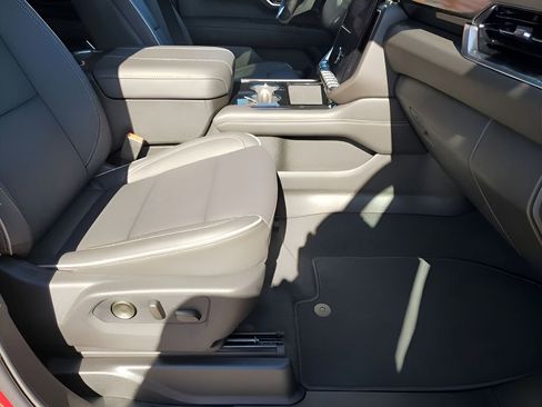 New 2026 GMC Yukon XL Elevation image 16