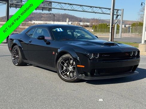 Used 2021 Dodge Challenger R/T Scat Pack image 1