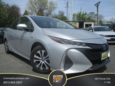 Used 2022 Toyota Prius Prime XLE FWD image 1