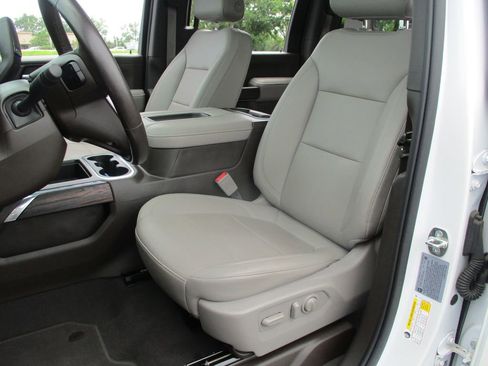 Used 2022 GMC Sierra 3500 SLT w/ SLT Convenience Package AWD/4WD image 23