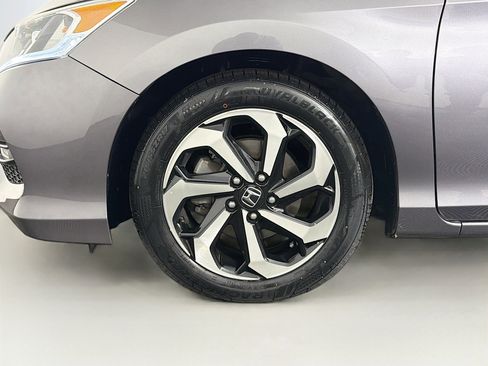 Used 2017 Honda Accord EX-L image 32