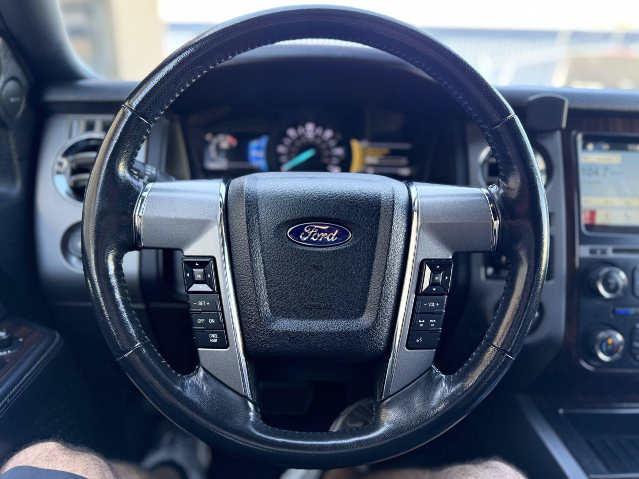 Used 2016 Ford Expedition EL Platinum AWD/4WD image 23