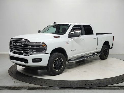 Used 2025 RAM 2500 Laramie AWD/4WD image 3