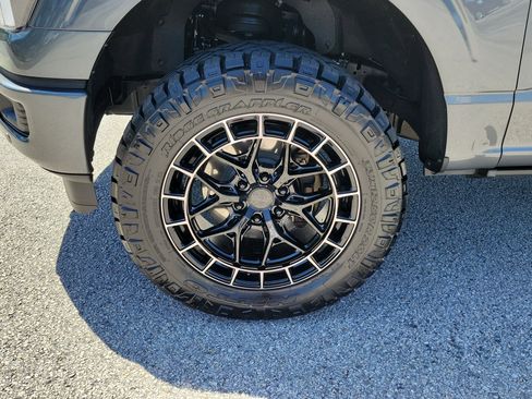 Used 2025 Ford F150 Lariat w/ Equipment Group 501A Mid image 5