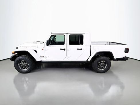 New 2026 Jeep Gladiator Mojave image 4