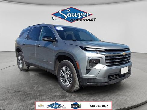 Used 2024 Chevrolet Traverse LT AWD/4WD image 7