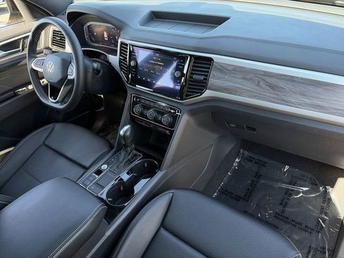 Used 2022 Volkswagen Atlas Cross Sport SE FWD image 14