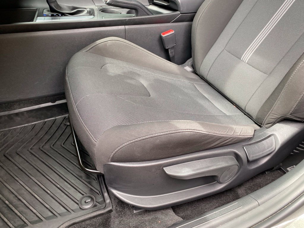 Certified 2025 Hyundai Elantra SE FWD image 22
