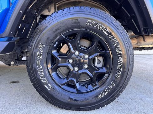 Used 2023 Jeep Gladiator Sport image 22