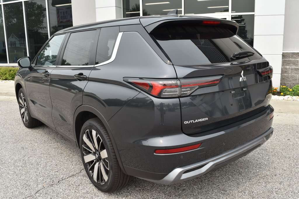New 2025 Mitsubishi Outlander AWD image 5