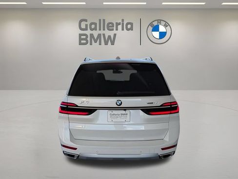 Used 2026 BMW X7 xDrive40i w/ Premium Package AWD/4WD image 8