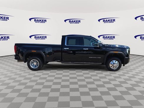 Used 2024 GMC Sierra 3500 Denali Ultimate AWD/4WD image 4