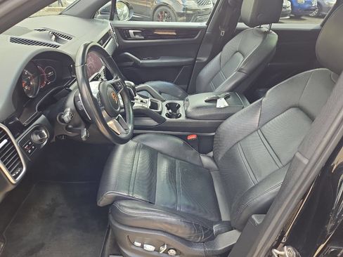 Used 2020 Porsche Cayenne S AWD/4WD image 19