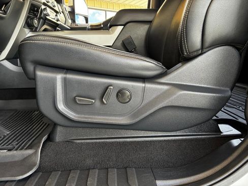 Used 2022 Ford F350 Lariat w/ Lariat Ultimate Package image 17