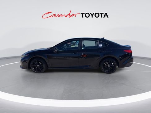 Used 2026 Toyota Camry SE image 5
