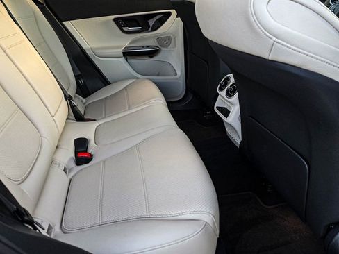 New 2025 Mercedes-Benz GLC 300 4MATIC image 33