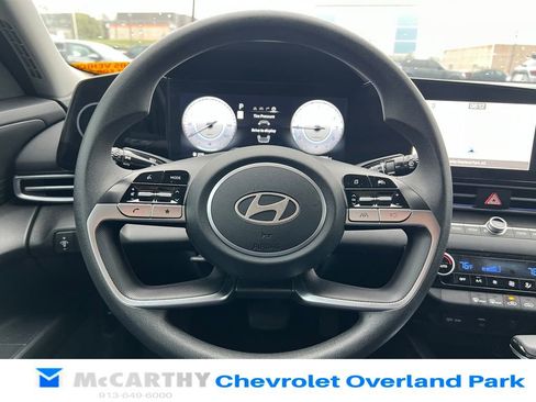 Used 2024 Hyundai Elantra SEL image 11