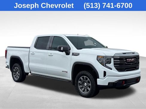 Used 2024 GMC Sierra 1500 AT4 w/ AT4 Preferred Package image 3