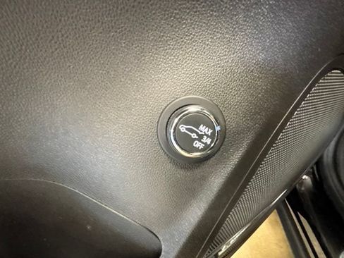Used 2025 Buick Envision Avenir AWD/4WD image 44
