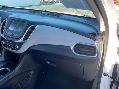 Used 2018 Chevrolet Equinox LT FWD image 17