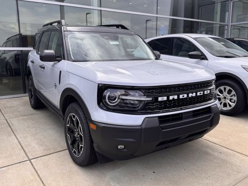 New 2026 Ford Bronco Sport Outer Banks AWD/4WD image 2