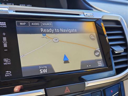 Used 2017 Honda Accord Touring image 25