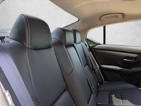 Used 2023 Nissan Sentra SR w/ SR Premium Package FWD image 20