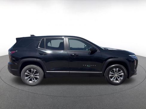 Used 2025 Chevrolet Equinox LT AWD/4WD image 16
