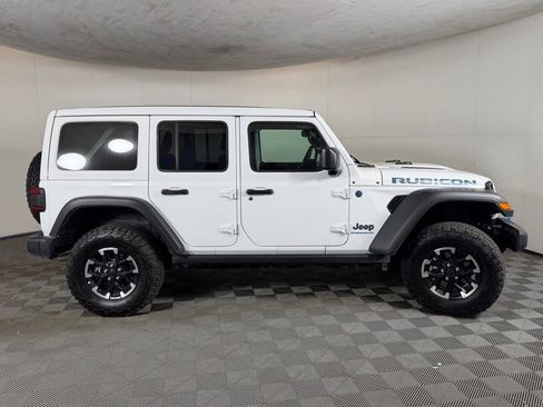 Used 2025 Jeep Wrangler Unlimited Rubicon 4xe w/ Convenience Group AWD/4WD image 4
