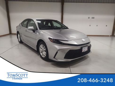 Used 2026 Toyota Camry LE w/ Convenience Package AWD/4WD image 1
