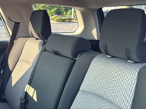 Used 2018 Toyota 4Runner SR5 AWD/4WD image 26