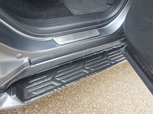 Used 2024 Nissan Armada SL w/ Captain's Chairs Package image 34