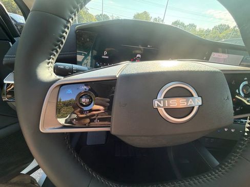 Used 2025 Nissan Murano SL AWD/4WD image 17