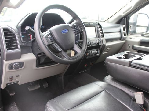 Used 2019 Ford F250 XLT AWD/4WD image 10