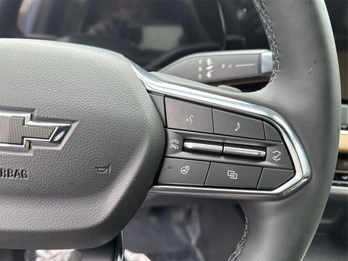 New 2025 Chevrolet Equinox ACTIV w/ Safety and Technology Package image 18